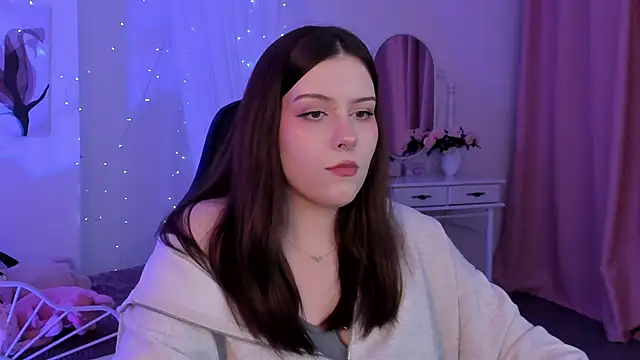 CoralineKeyns online show from February 6, 2025, 11:54 am