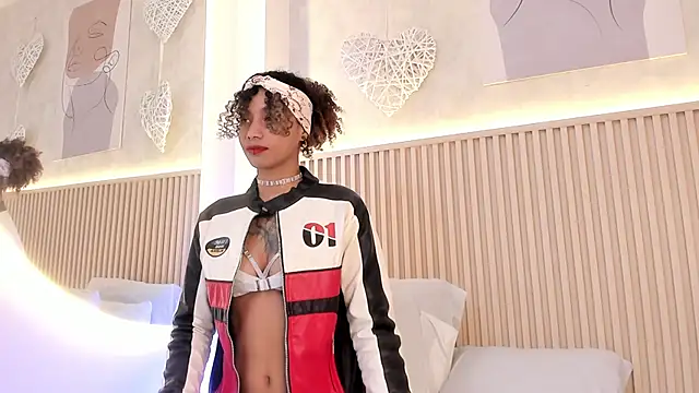 daiana curly online show from December 22, 2025, 7:55 pm