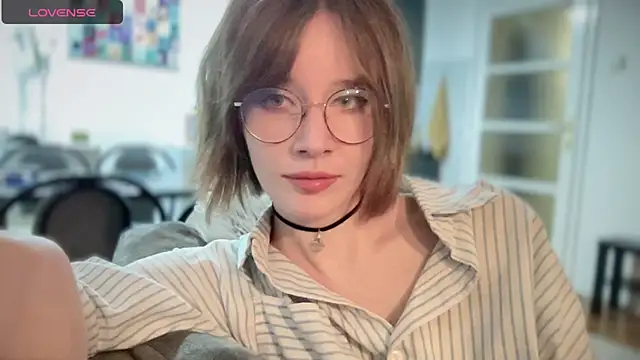 ms christiana online show from November 19, 2025, 7:36 pm