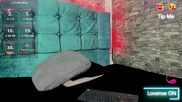 Cloee66 online show from October 10, 2025, 2:49 pm