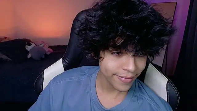 Alan26  online show from April 12, 2026, 5:23 am