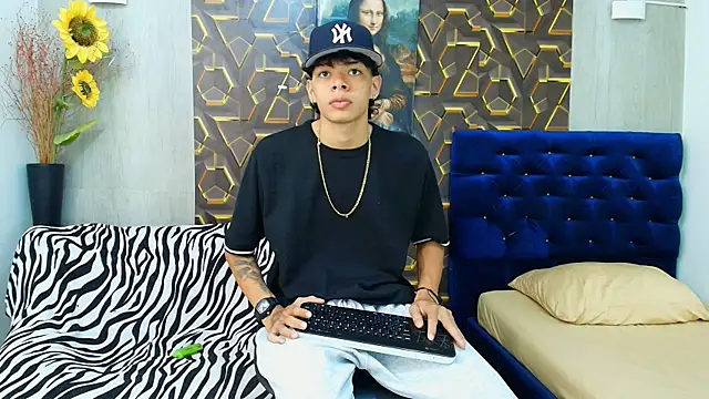 Snapshot of Harry_jhonsson chatting on April 29, 2026, 9:32 pm Harry jhonsson online show from April 29, 2026, 9:32 pm