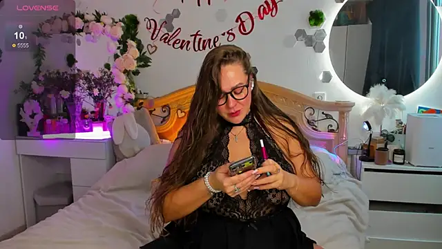 AurorHarris online show from February 11, 2025, 12:48 pm