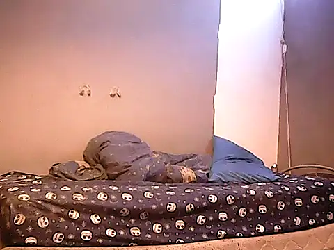 Snapshot of twinkerbell344 chatting on January 14, 2026, 12:05 am twinkerbell344 online show from January 14, 2026, 12:05 am