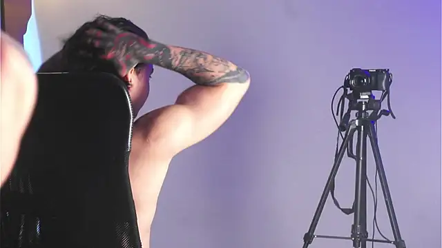 dantecoppolaa  online show from December 23, 2024, 7:20 pm