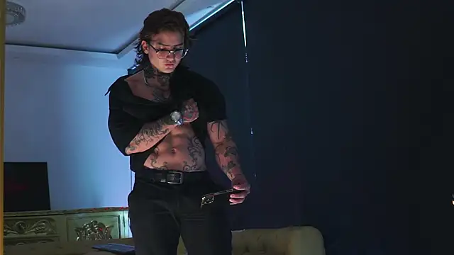 dantecoppolaa  online show from October 11, 2025, 8:51 pm