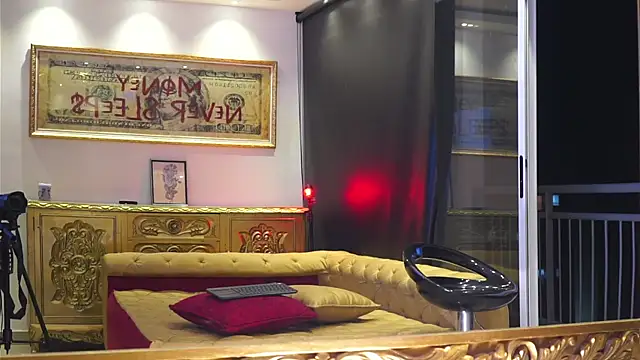 dantecoppolaa  online show from February 27, 2026, 1:49 am