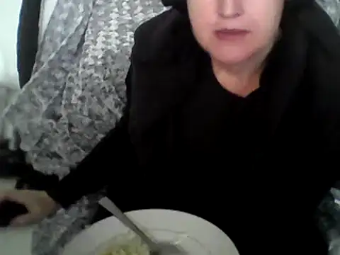 Snapshot of DragoneSFR chatting on February 1, 2025, 4:00 pm DragoneSFR online show from February 1, 2025, 4:00 pm