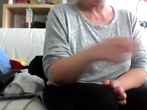 Snapshot of DragoneSFR chatting on February 23, 2025, 11:55 am DragoneSFR online show from February 23, 2025, 11:55 am