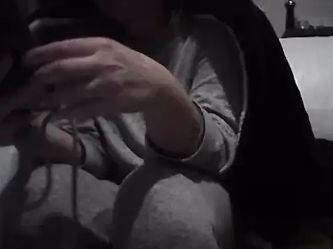 Snapshot of DragoneSFR chatting on February 26, 2025, 7:27 pm DragoneSFR online show from February 26, 2025, 7:27 pm