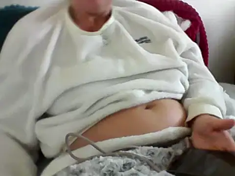 Snapshot of DragoneSFR chatting on March 3, 2025, 6:59 am DragoneSFR online show from March 3, 2025, 6:59 am