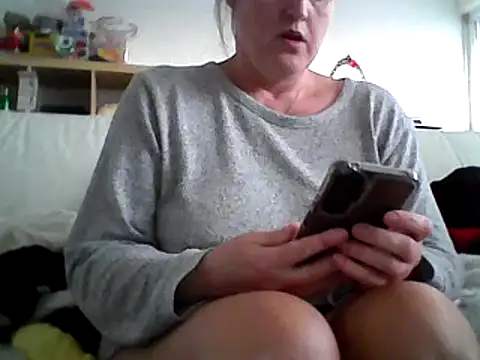 Snapshot of DragoneSFR chatting on March 4, 2025, 4:52 pm DragoneSFR online show from March 4, 2025, 4:52 pm