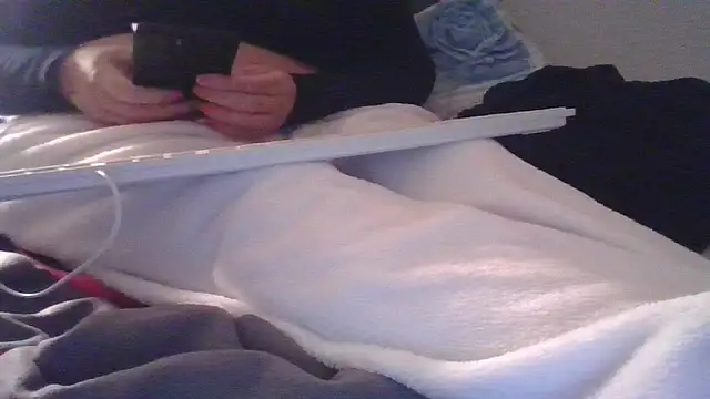 Snapshot of DragoneSFR chatting on September 21, 2025, 7:26 pm DragoneSFR online show from September 21, 2025, 7:26 pm