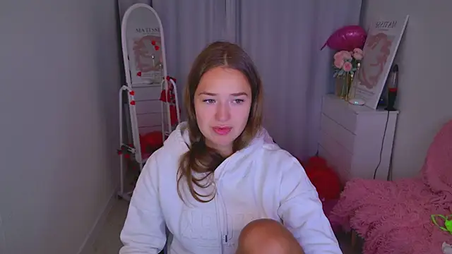 LovelyJessie online show from February 18, 2026, 1:40 pm