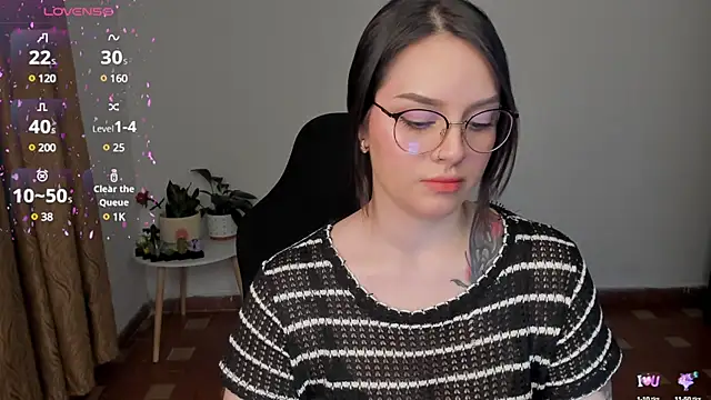 Snapshot of anaveleeez chatting on January 16, 2025, 1:16 am anaveleeez online show from January 16, 2025, 1:16 am