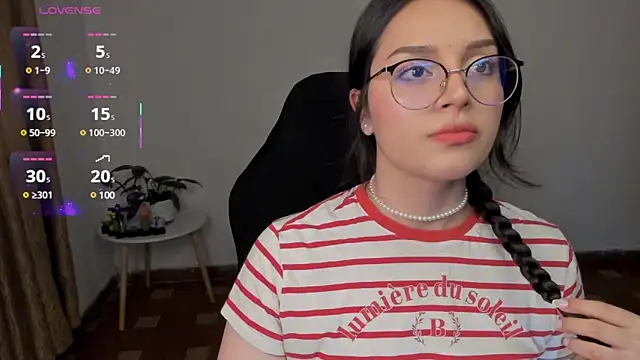 Snapshot of anaveleeez chatting on February 13, 2025, 1:40 am anaveleeez online show from February 13, 2025, 1:40 am