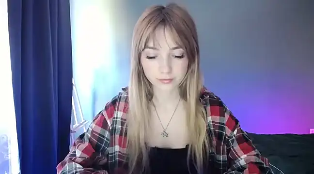 LuciaYoung online show from March 20, 2025, 1:15 pm