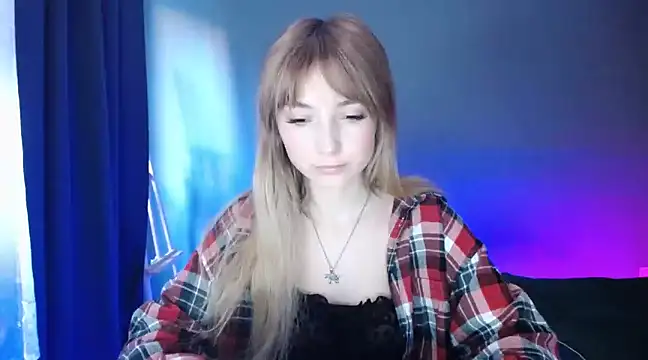 LuciaYoung online show from March 20, 2025, 4:20 pm