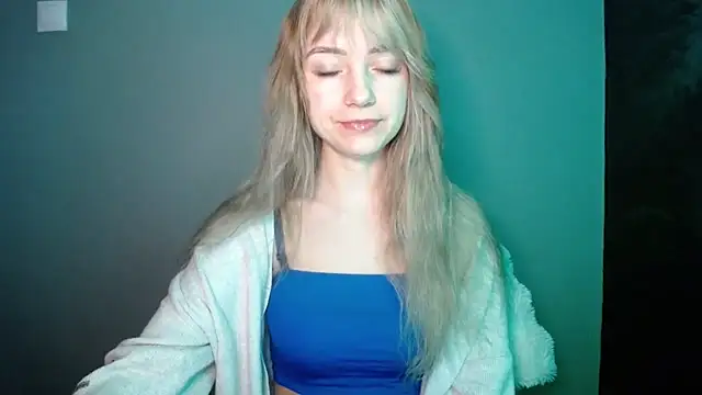 LuciaYoung online show from January 13, 2026, 7:46 am