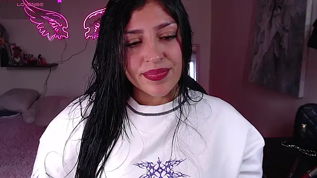 MissDennise online show from October 18, 2025, 6:08 pm