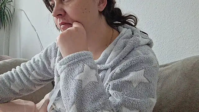 Cyndee Winter online show from October 4, 2025, 11:52 am