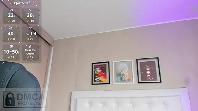 emma  smith1 online show from April 20, 2026, 12:52 pm