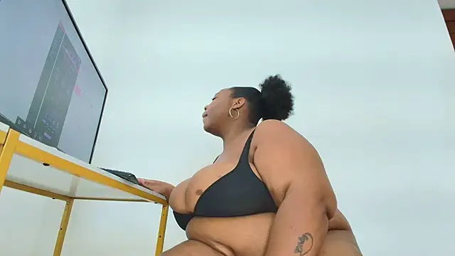 Breisy bigboobs online show from November 24, 2025, 7:24 pm