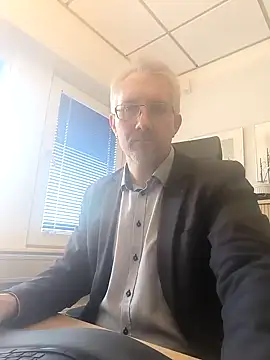 Snapshot of tom-swede chatting on December 5, 2024, 1:06 pm tom-swede online show from December 5, 2024, 1:06 pm