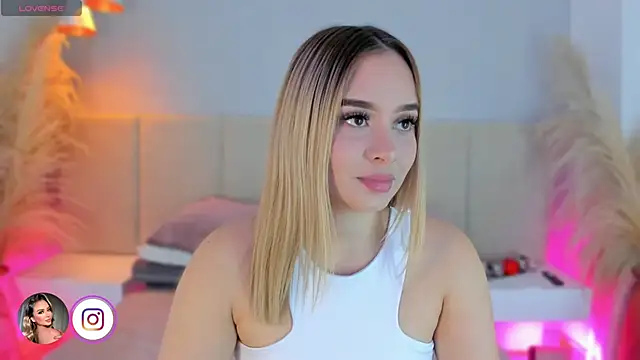 sofia pamela online show from February 27, 2026, 7:25 pm