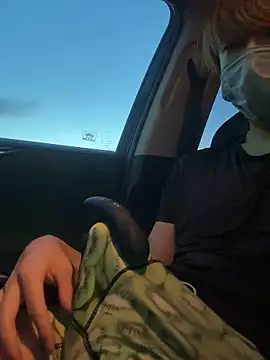 Snapshot of issy19 chatting on September 15, 2025, 9:20 am issy19 online show from September 15, 2025, 9:20 am