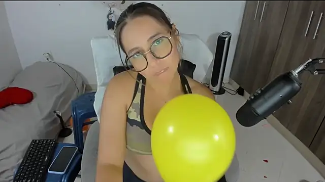 isa loves cum online show from March 18, 2026, 6:27 am