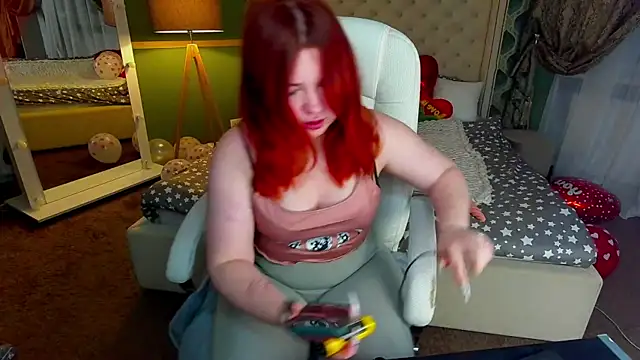 RosieMoons online show from February 18, 2025, 2:05 am