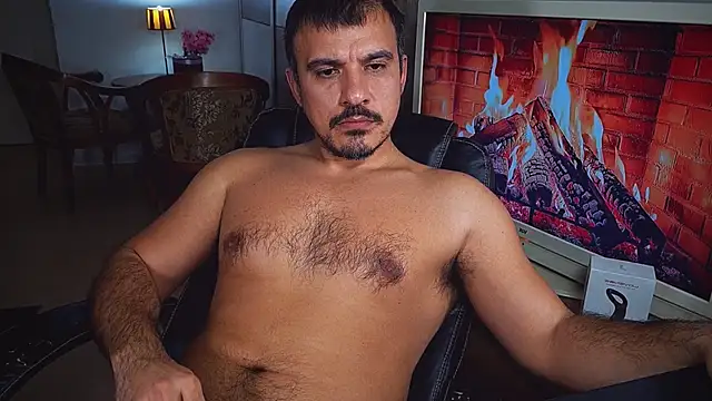 officeman7 online show from December 7, 2024, 8:38 pm