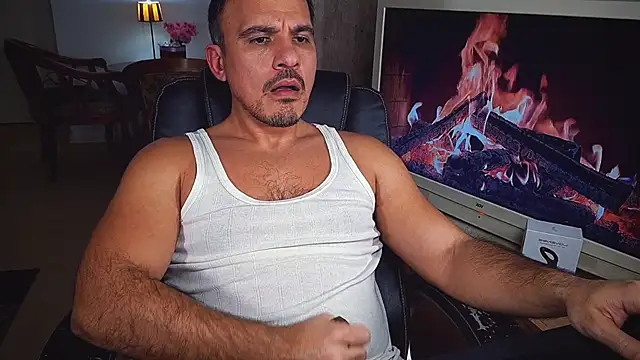 officeman7 online show from December 11, 2024, 5:15 pm