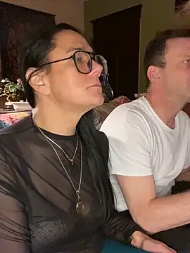 sexyasscougar online show from April 11, 2026, 6:18 am