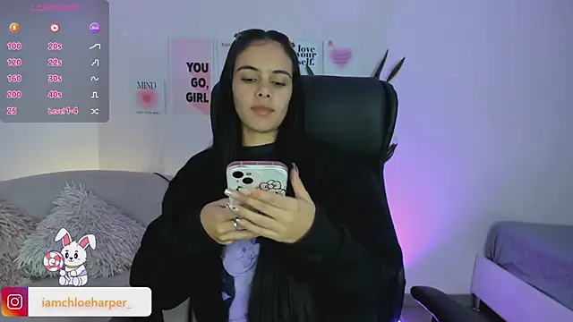 ChloeHarper  online show from February 12, 2025, 11:51 am