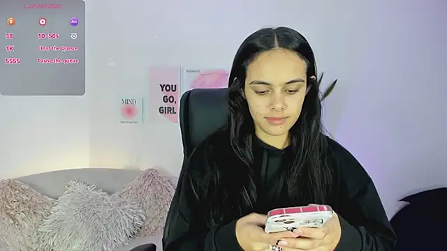 ChloeHarper  online show from February 20, 2025, 12:36 pm