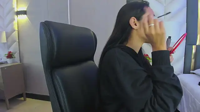 ChloeHarper  online show from February 28, 2026, 11:33 am