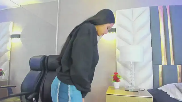 ChloeHarper  online show from March 20, 2026, 11:37 am