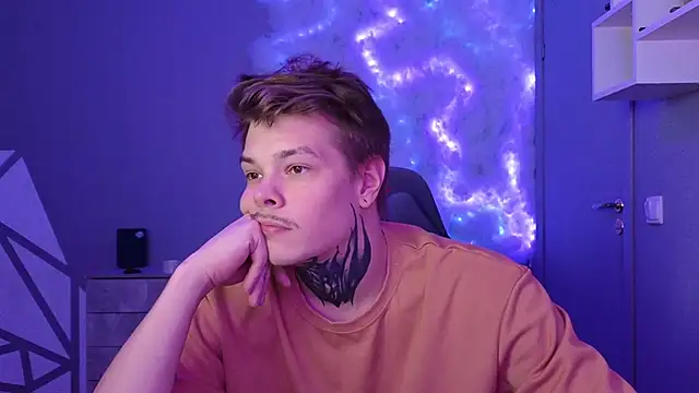 Snapshot of DENIS_HERE chatting on December 30, 2024, 9:40 pm DENIS HERE online show from December 30, 2024, 9:40 pm