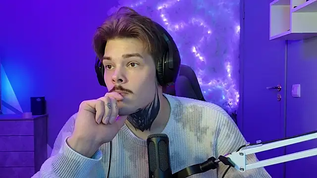 Snapshot of DENIS_HERE chatting on January 31, 2025, 4:27 pm DENIS HERE online show from January 31, 2025, 4:27 pm