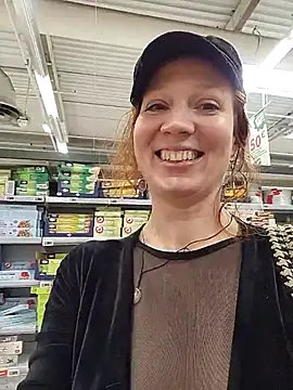 Exhibitionsplit online show from November 21, 2025, 12:04 pm