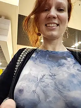 Exhibitionsplit online show from December 4, 2025, 12:58 pm