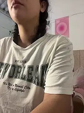 Snapshot of violet-333 chatting on April 23, 2026, 7:30 am violet-333 online show from April 23, 2026, 7:30 am