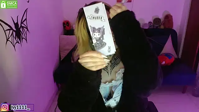 Ivy1111 online show from November 11, 2025, 4:12 am