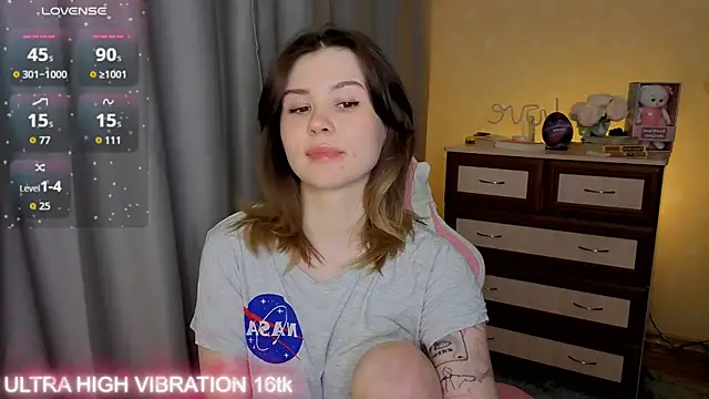 cutie mili online show from December 18, 2025, 9:59 am