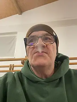 Snapshot of Big_Ugly chatting on March 21, 2025, 6:18 pm Big Ugly online show from March 21, 2025, 6:18 pm