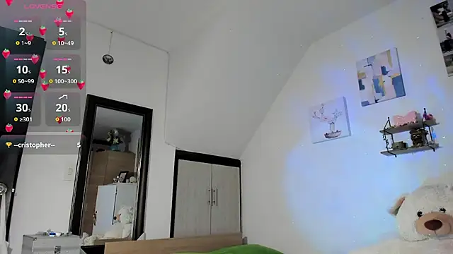 Snapshot of VeronikaOlsen chatting on September 23, 2025, 1:25 pm VeronikaOlsen online show from September 23, 2025, 1:25 pm