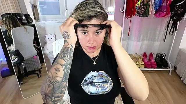 Snapshot of Tawny_cox chatting on February 12, 2026, 11:38 am Tawny cox online show from February 12, 2026, 11:38 am