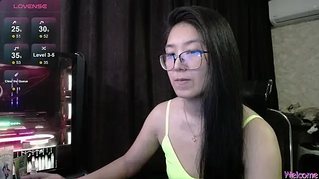 Snapshot of Brightssmiles chatting on October 21, 2025, 6:25 am Brightssmiles online show from October 21, 2025, 6:25 am